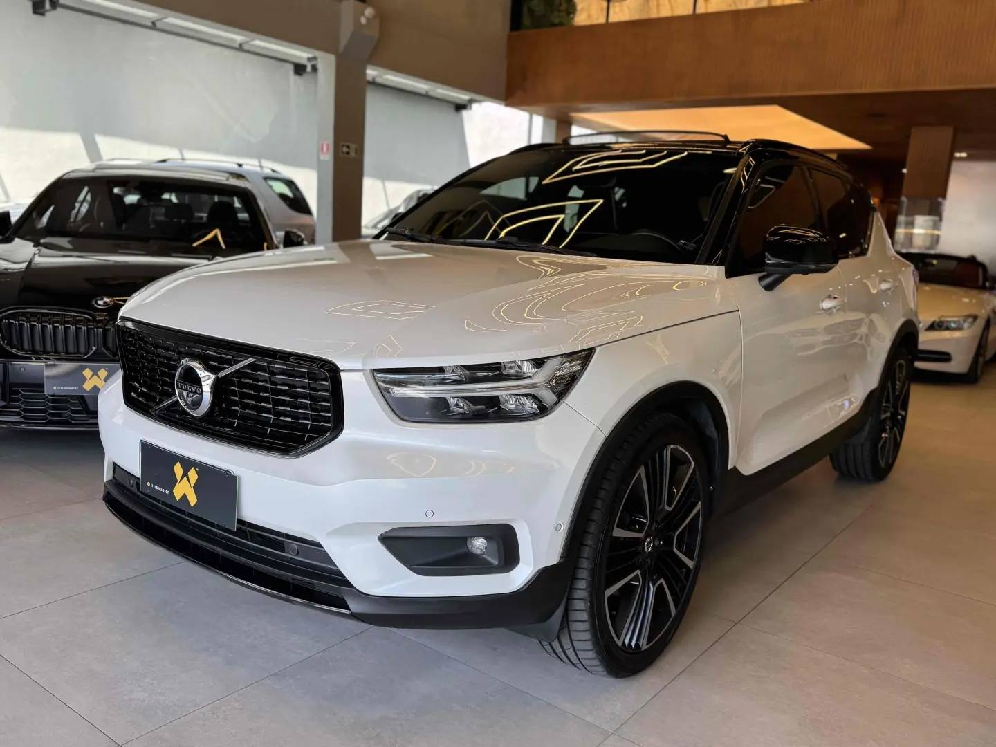 VOLVO XC40