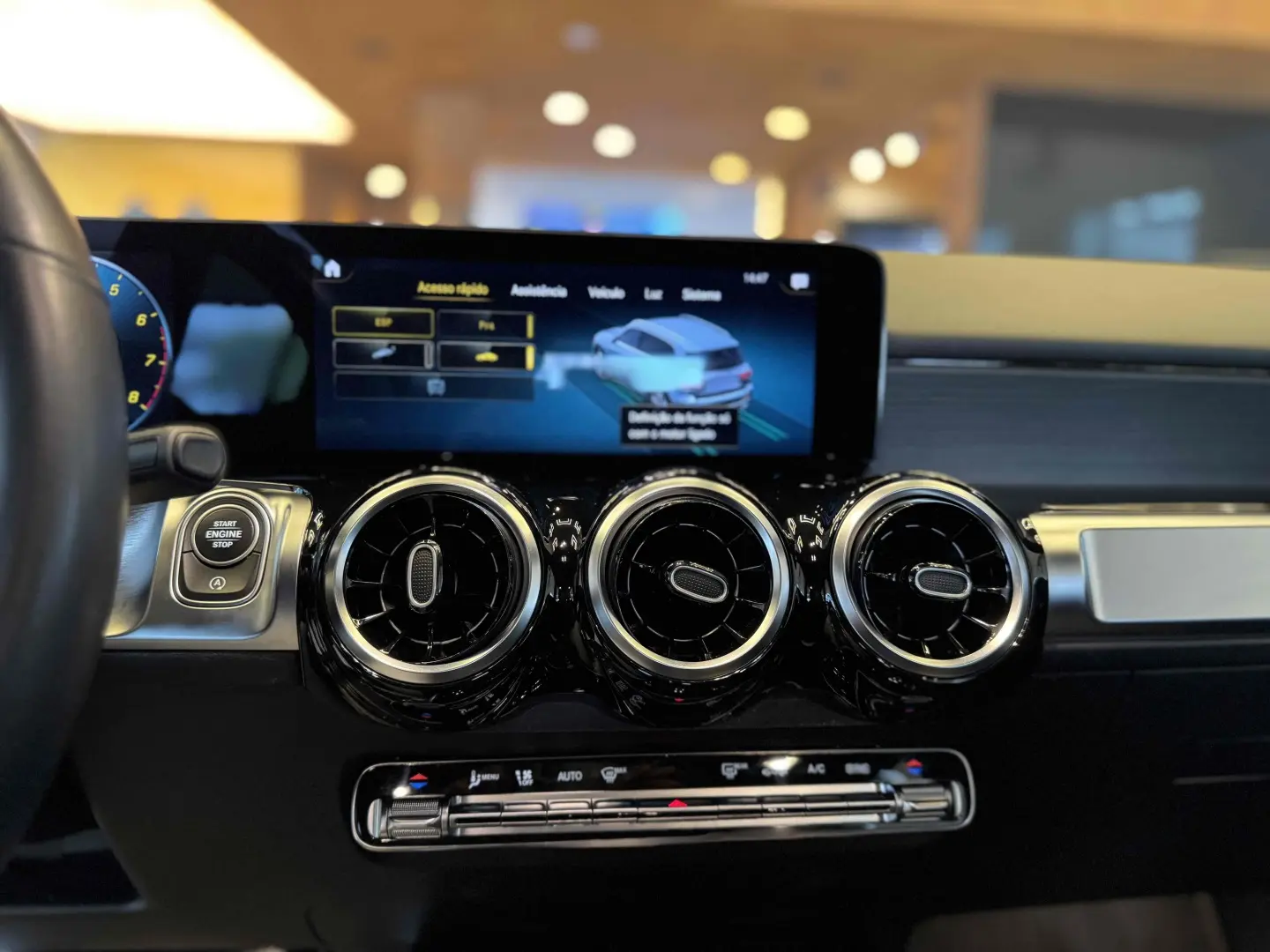 MERCEDES-BENZ GLB 200
