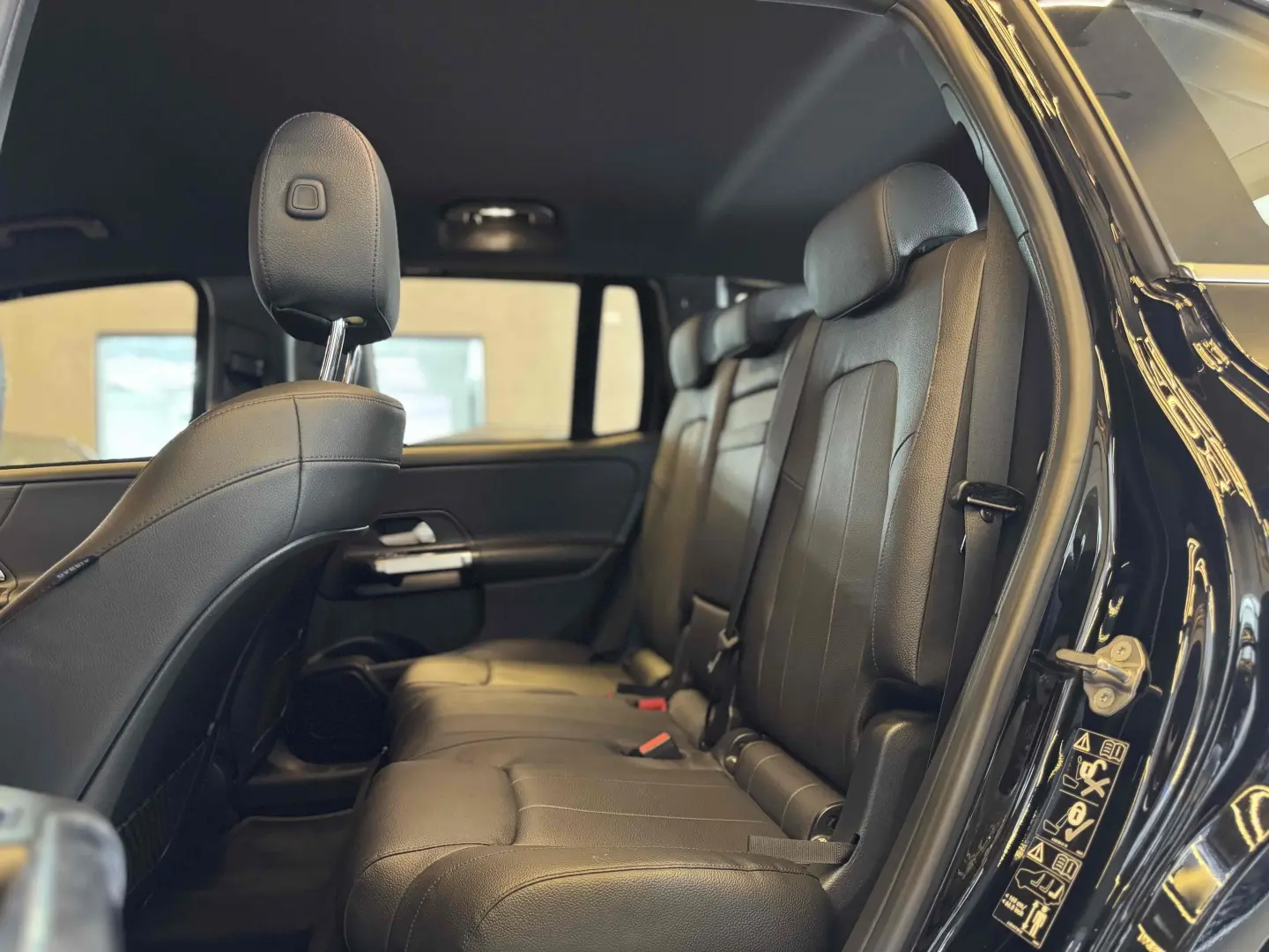 MERCEDES-BENZ GLB 200