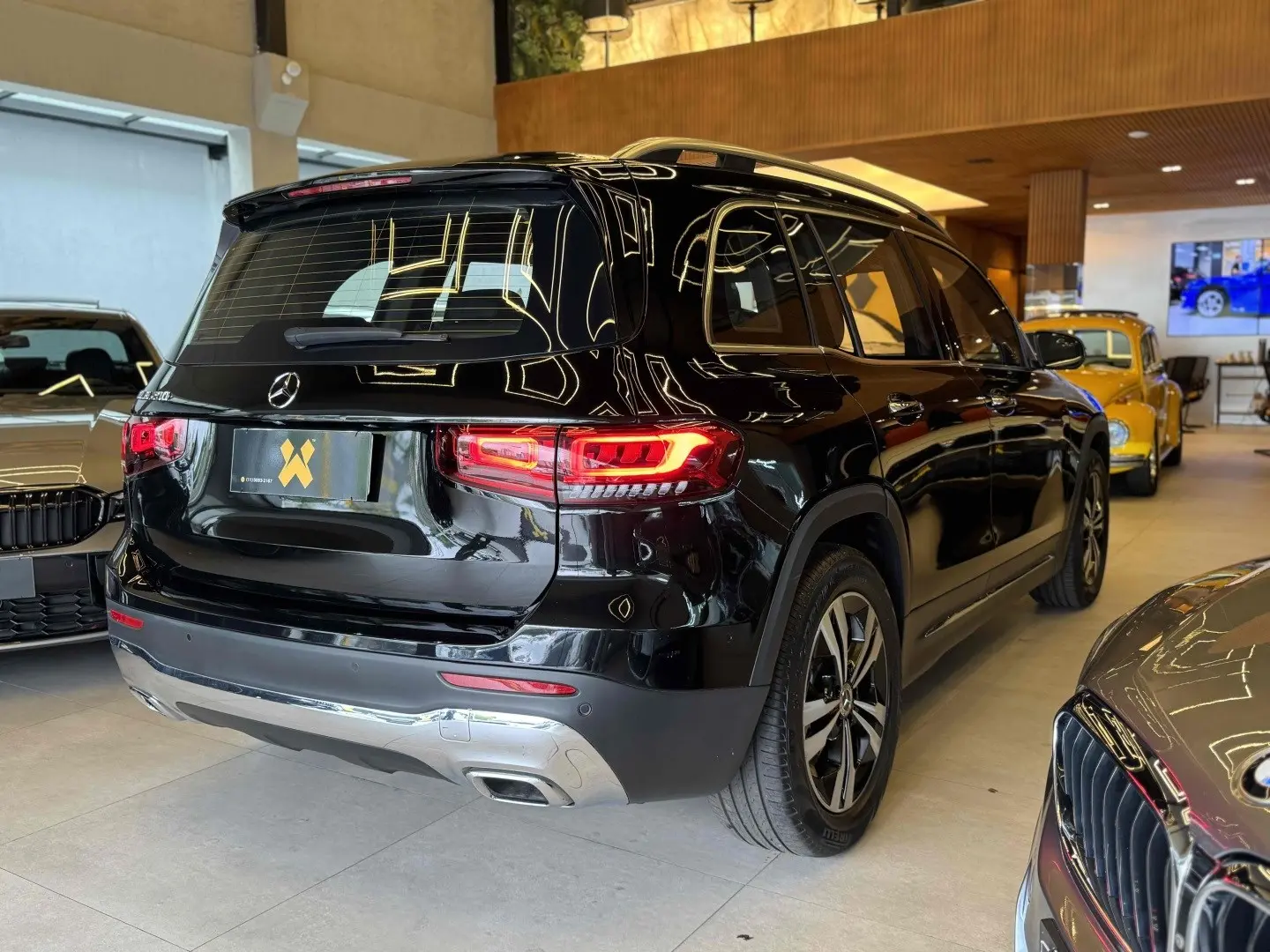 MERCEDES-BENZ GLB 200