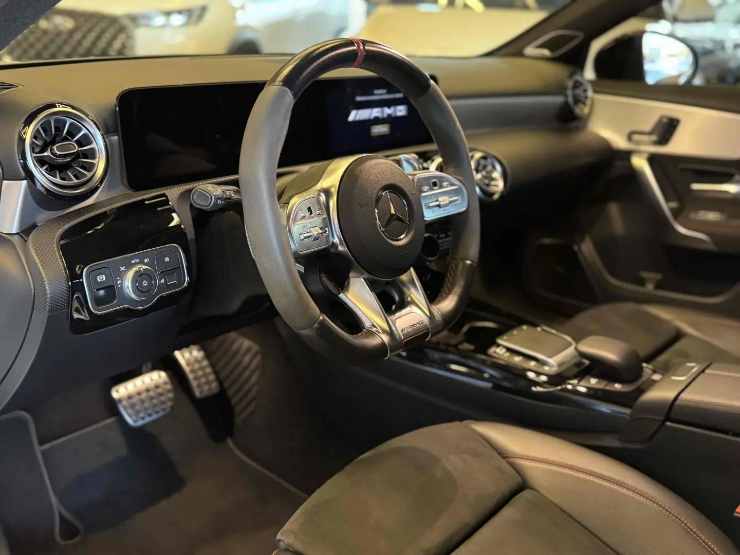 MERCEDES-BENZ A 45 AMG