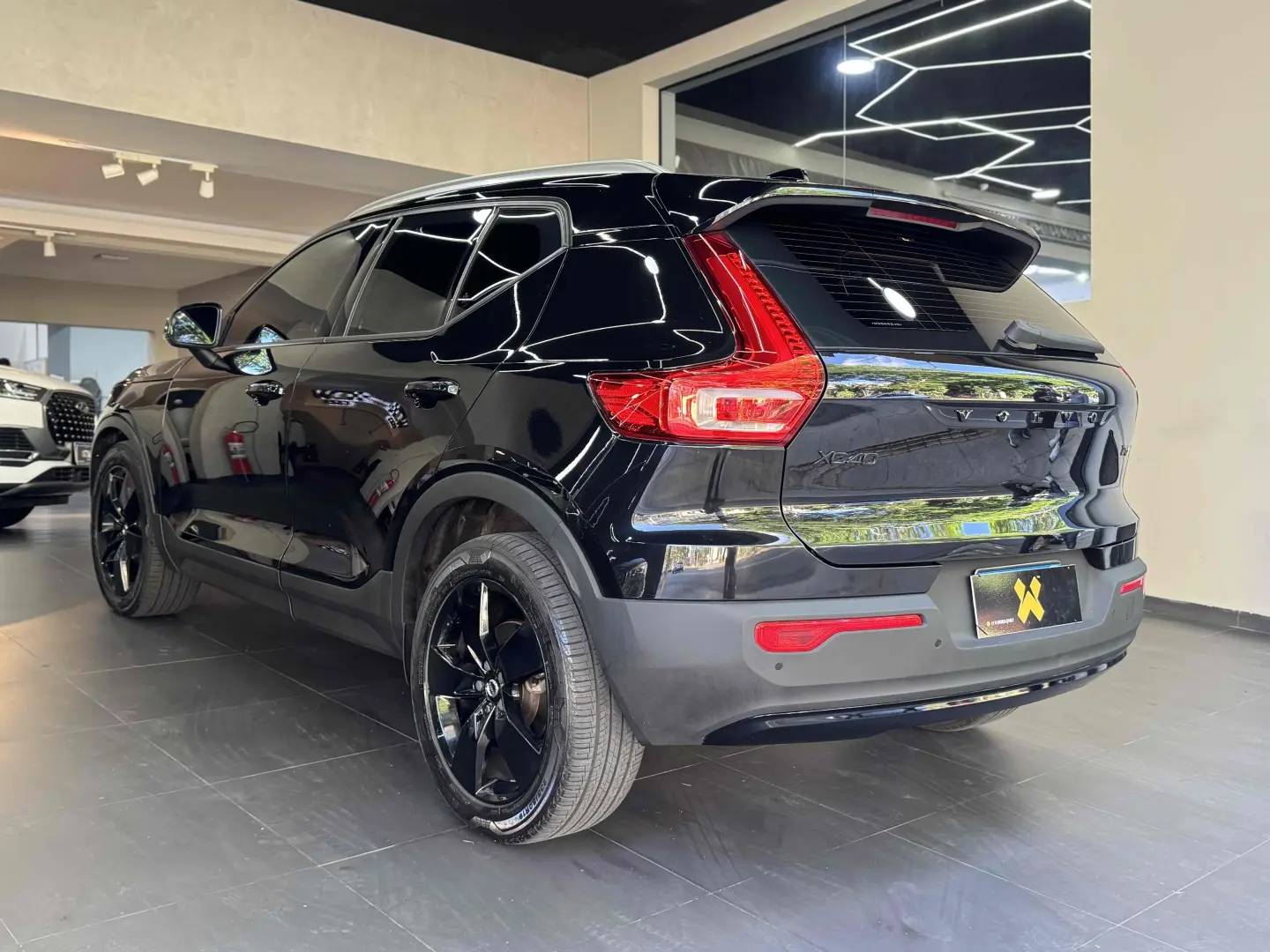 VOLVO XC40