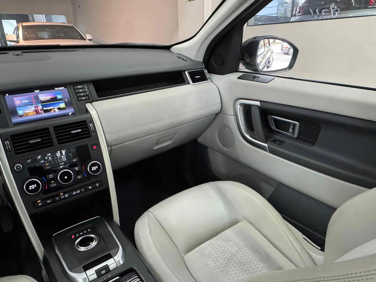 LAND ROVER DISCOVERY SPORT