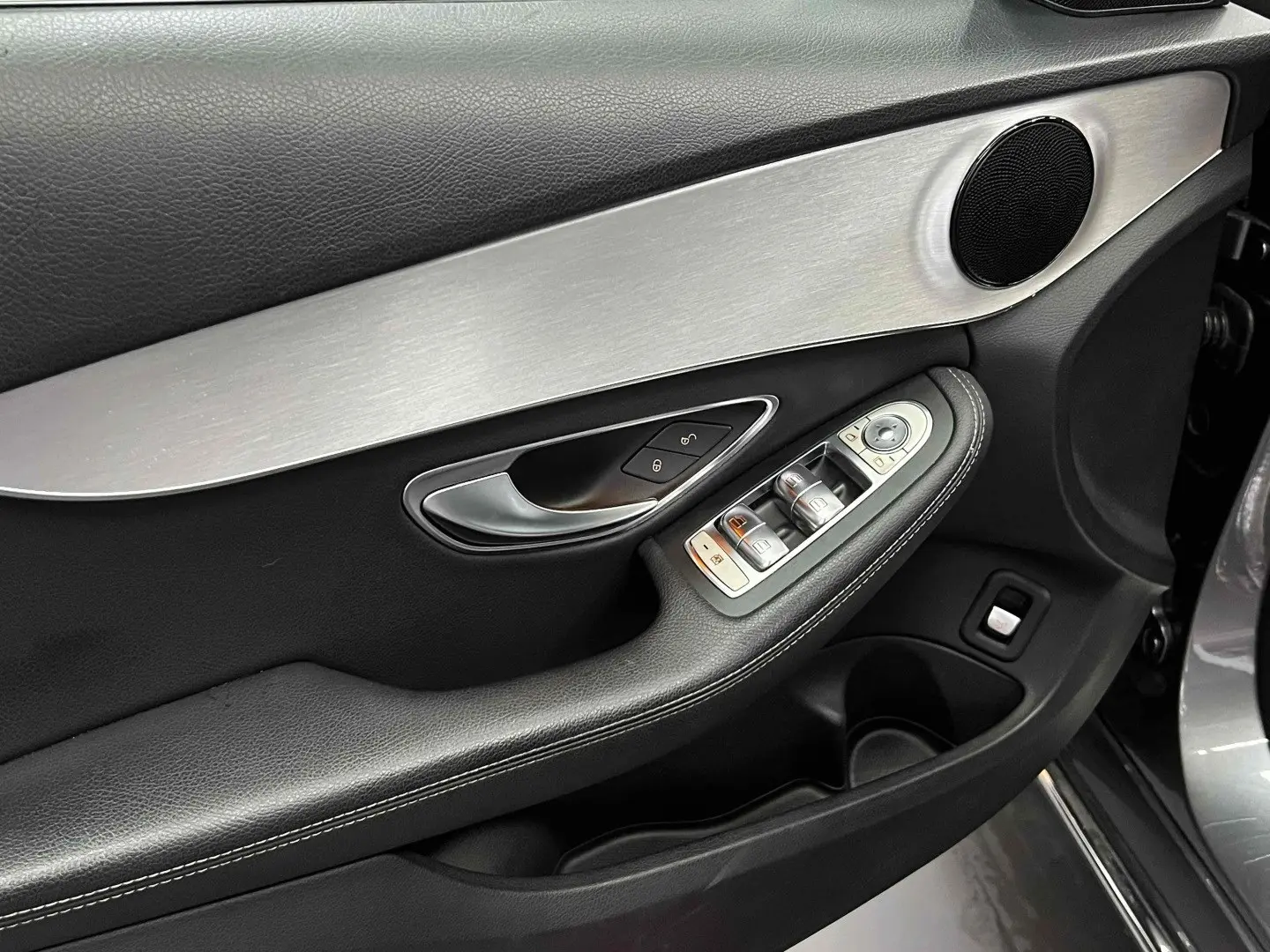 MERCEDES – BENZ C 180