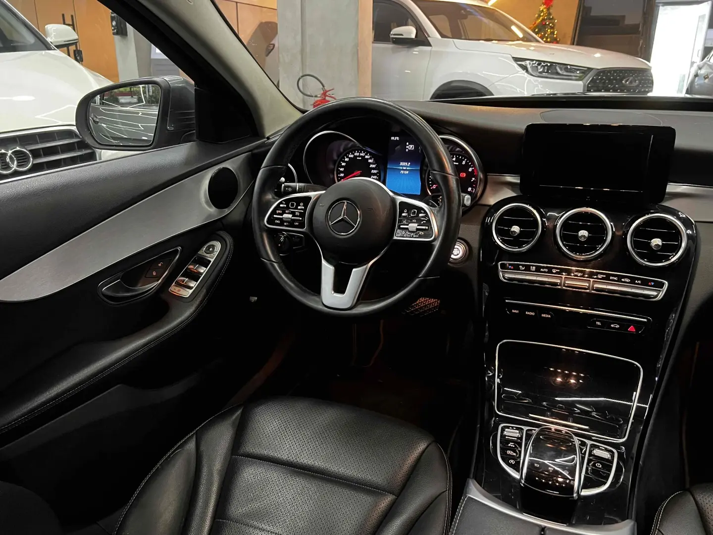 MERCEDES – BENZ C 180