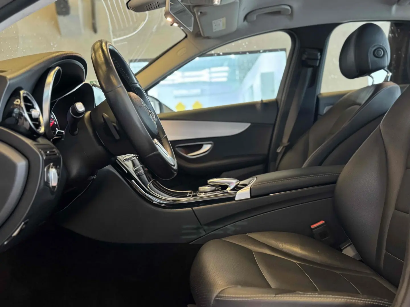 MERCEDES – BENZ C 180