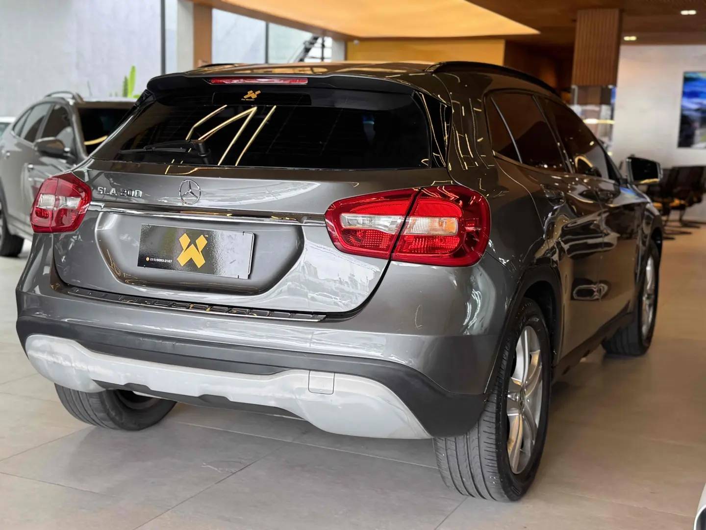 MERCEDES-BENZ GLA 200