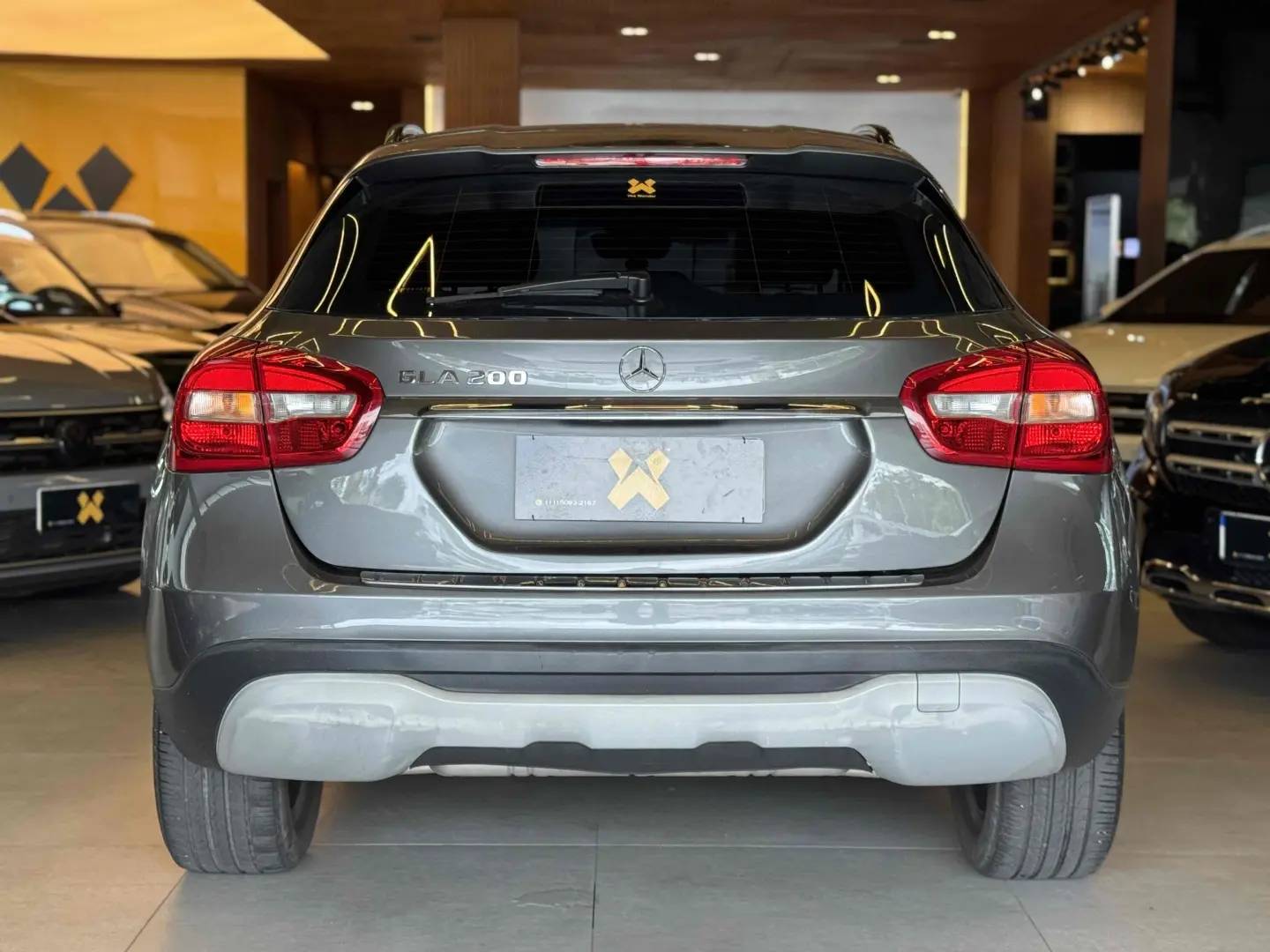 MERCEDES-BENZ GLA 200