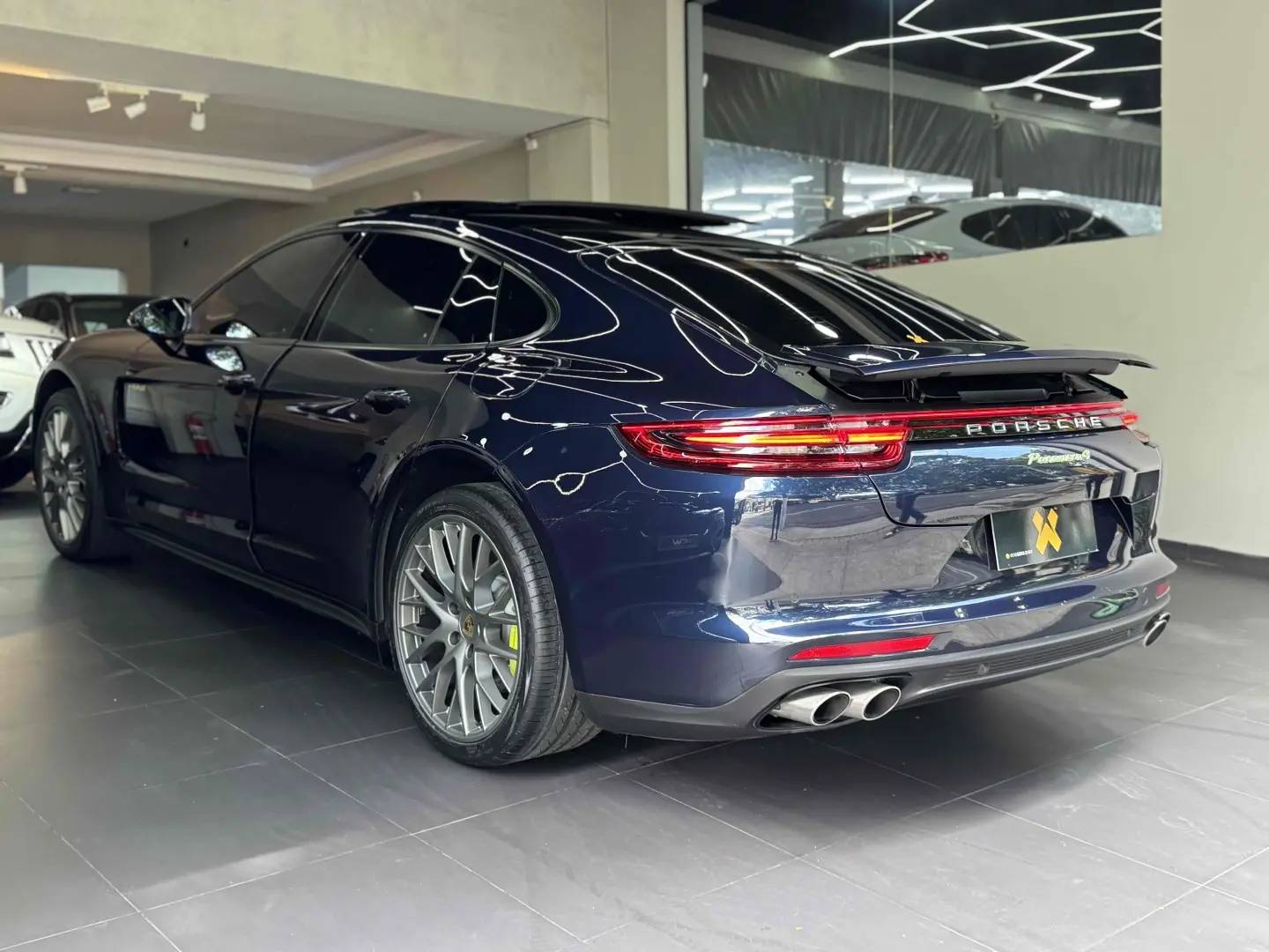 PORSCHE PANAMERA