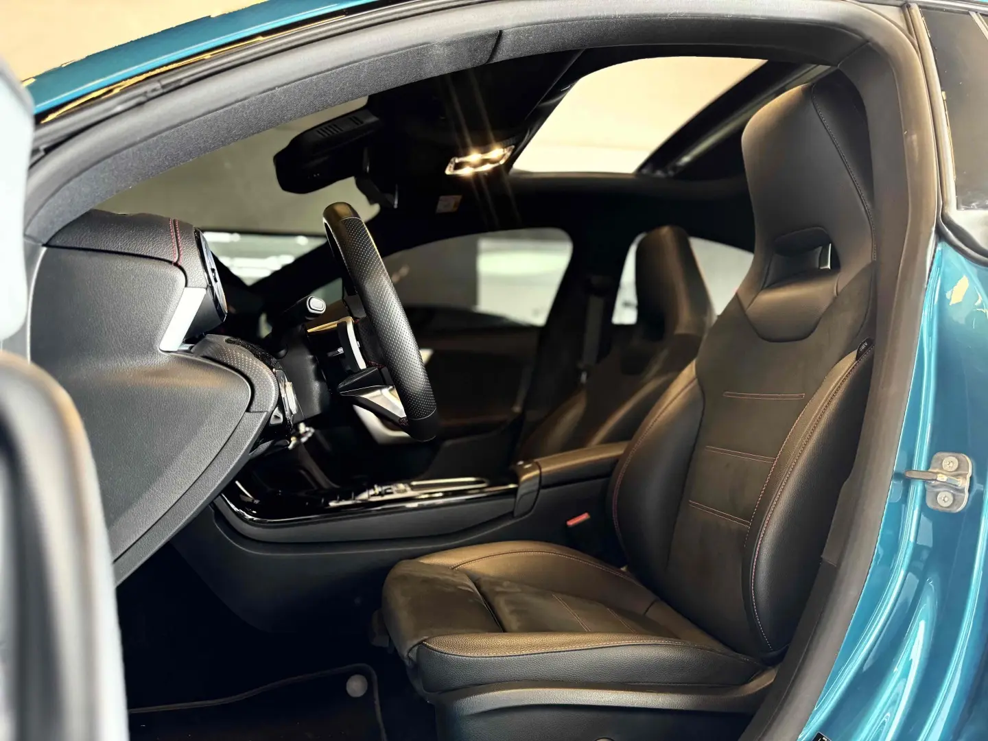 MERCEDES BENZ CLA 200