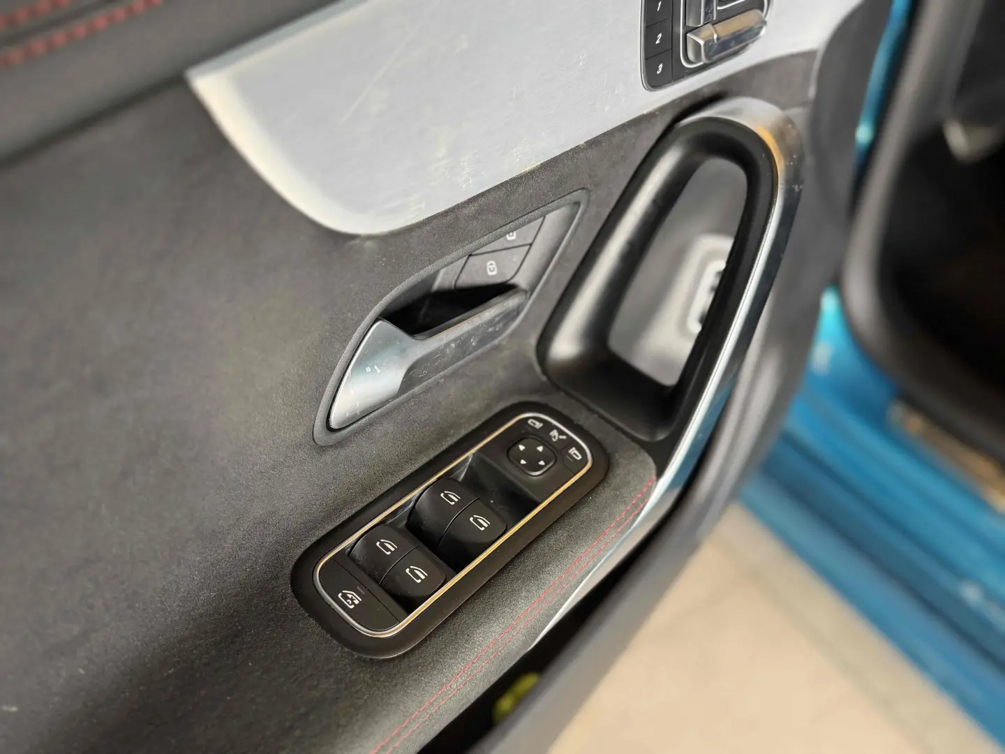 MERCEDES BENZ CLA 200