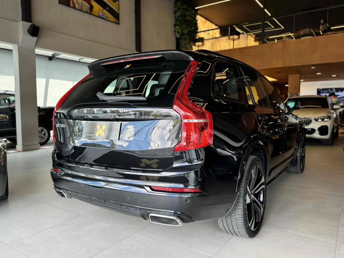 VOLVO XC90