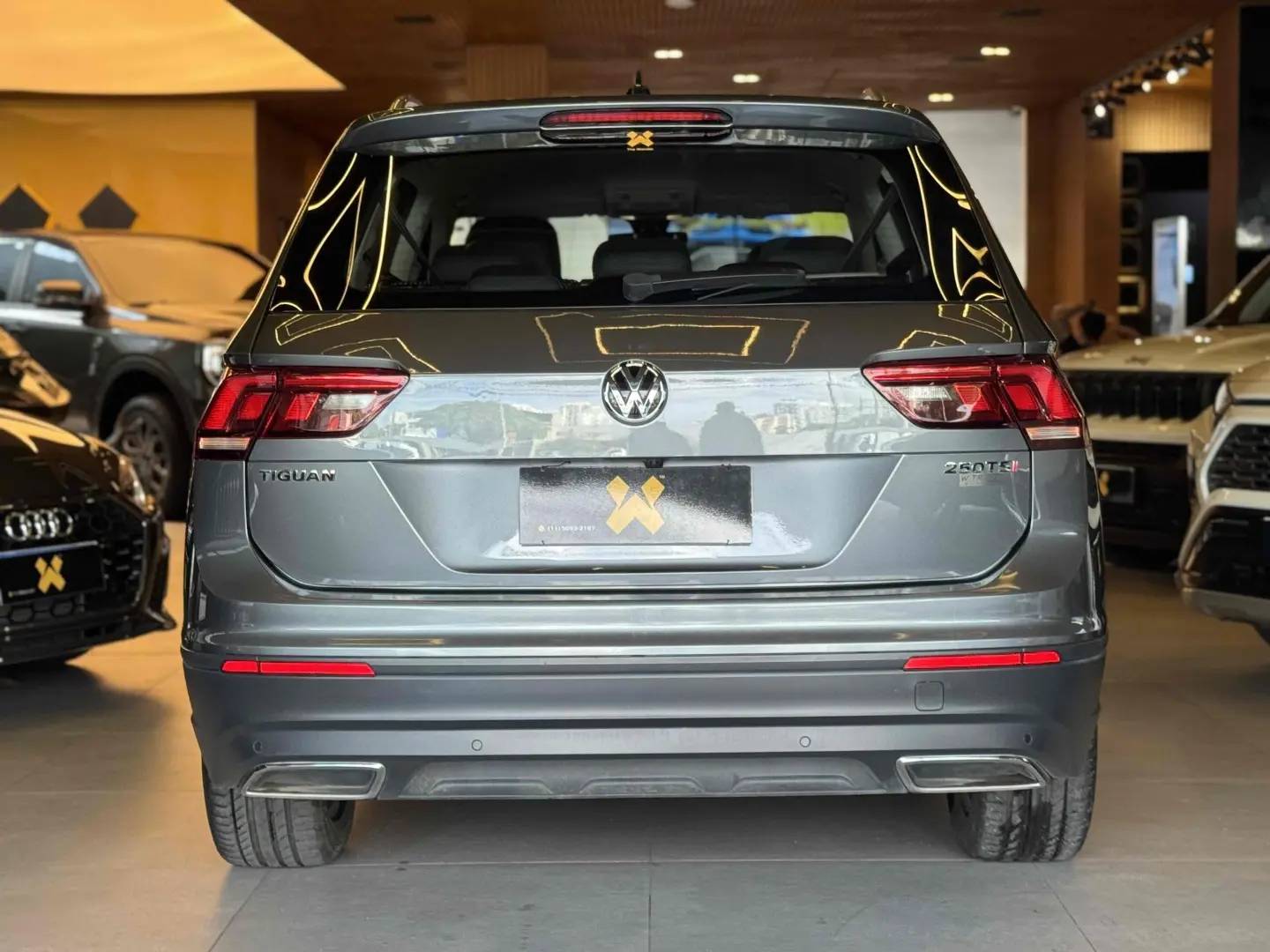 VOLKSWAGEN TIGUAN