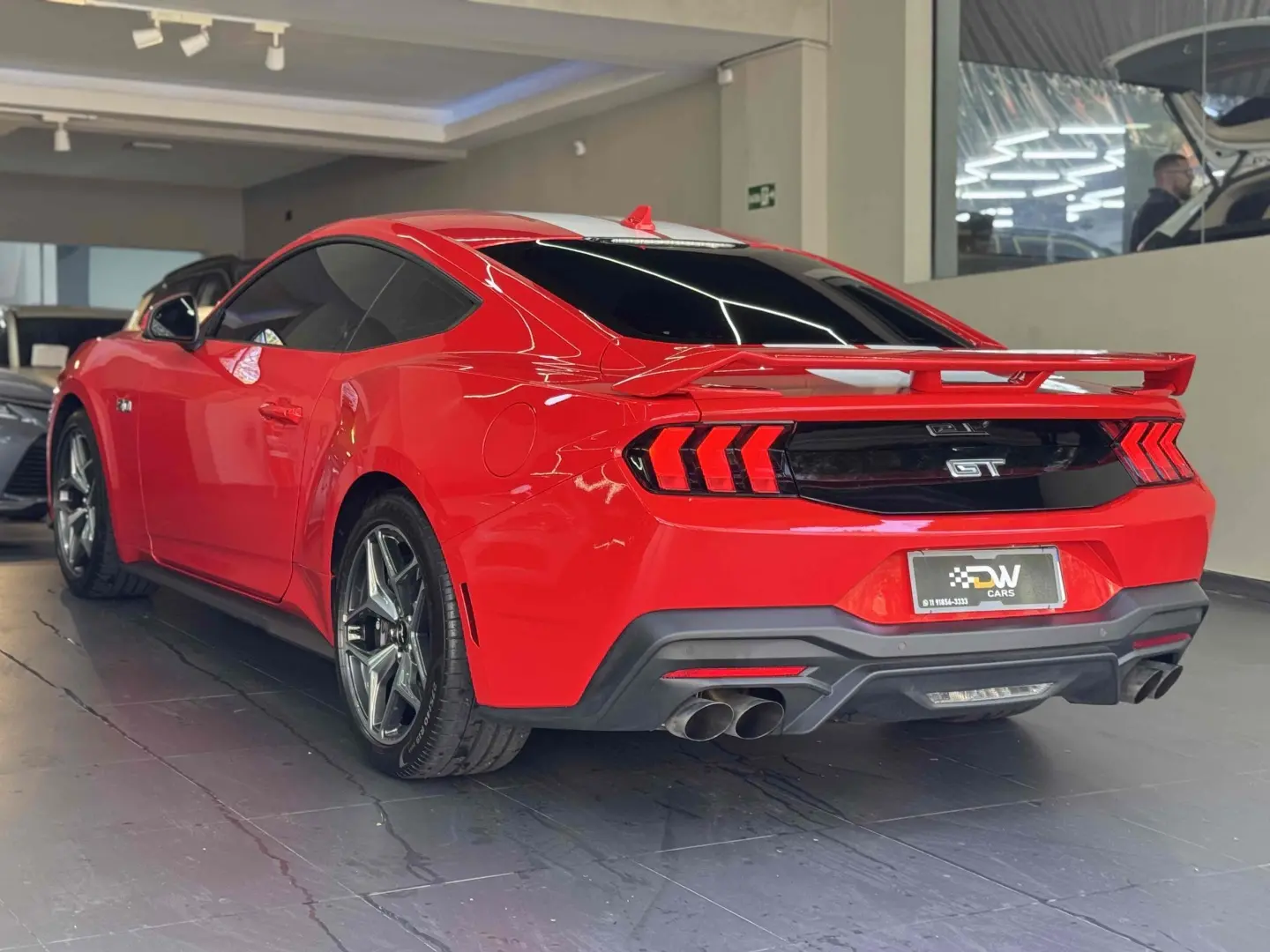 FORD MUSTANG