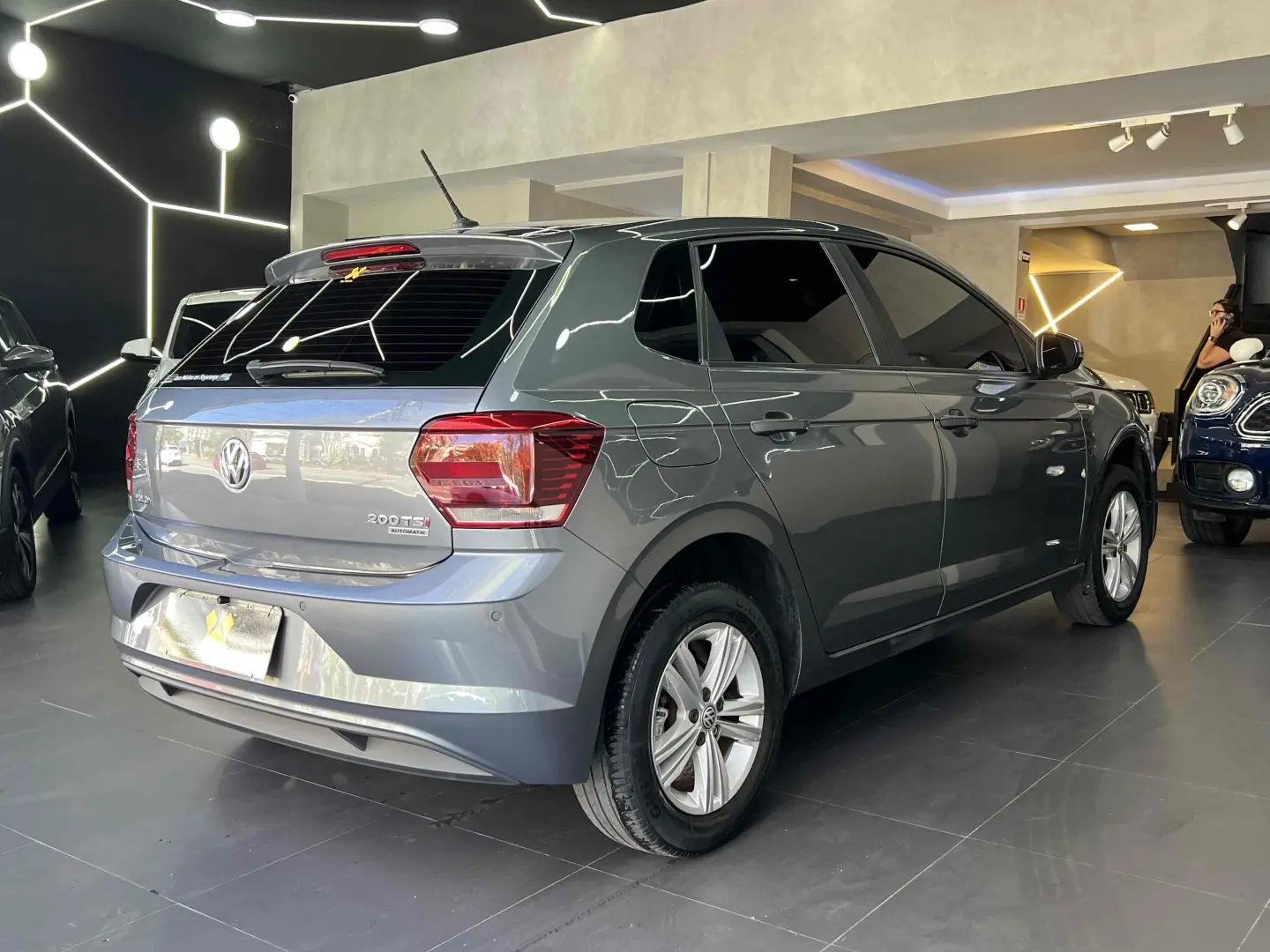 VOLKSWAGEN POLO