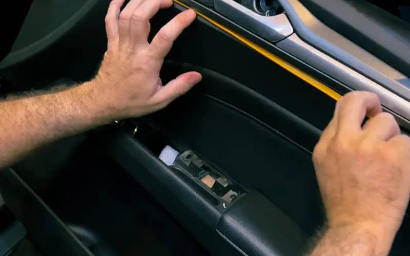 Como instalar LED interno no carro?