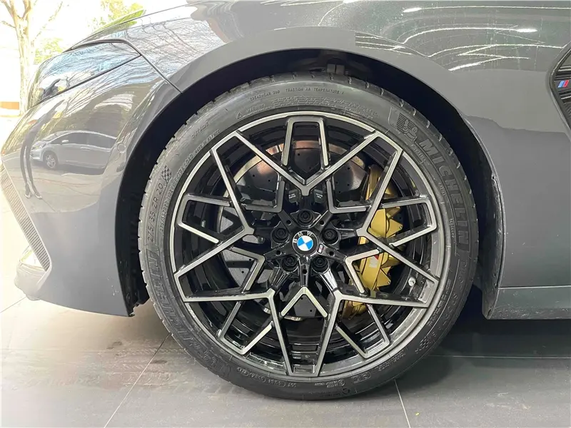 BMW M8