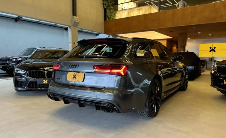 AUDI RS6