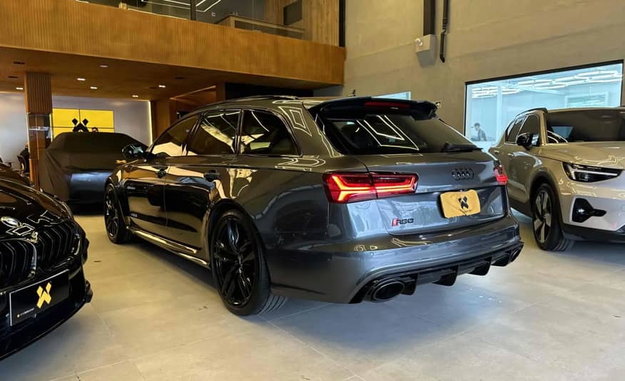 AUDI RS6