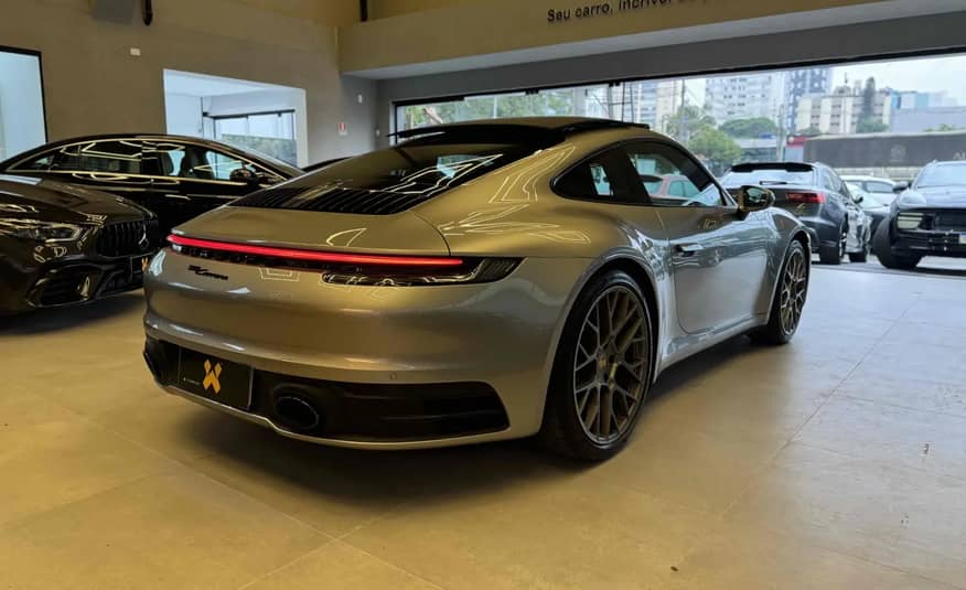 PORSCHE 911