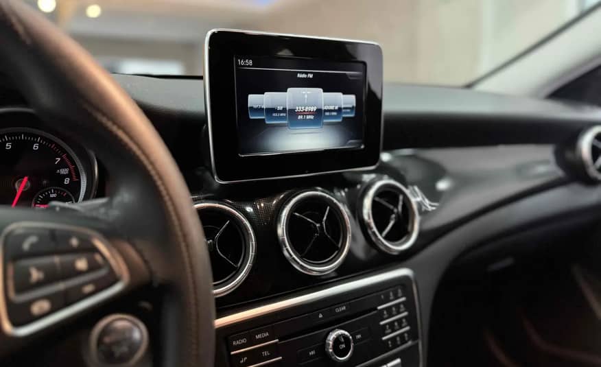 MERCEDES BENZ CLA180