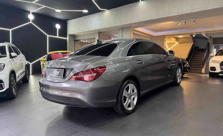 MERCEDES BENZ CLA180
