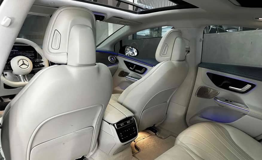 MERCEDES BENZ EQE 300
