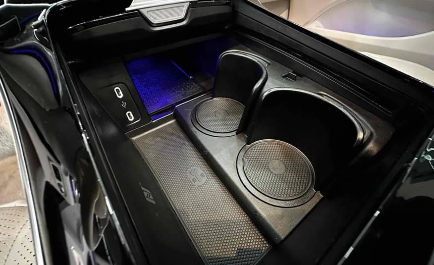MERCEDES BENZ EQE 300