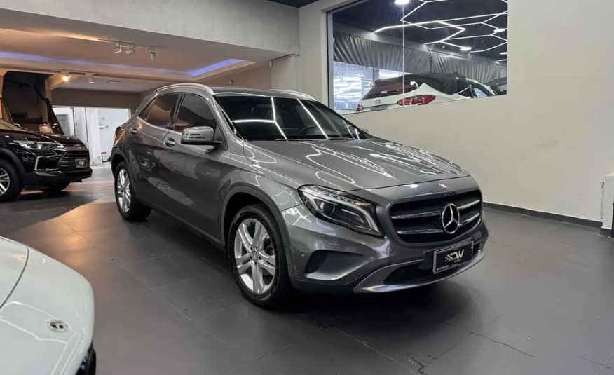 MERCEDES BENZ GLA 200