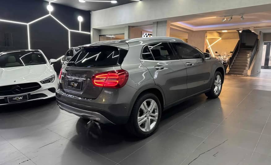 MERCEDES BENZ GLA 200