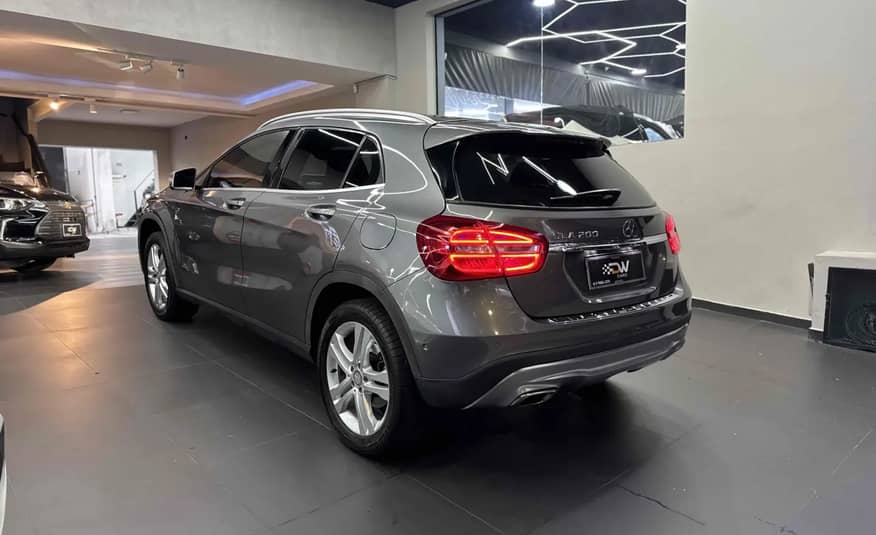 MERCEDES BENZ GLA 200