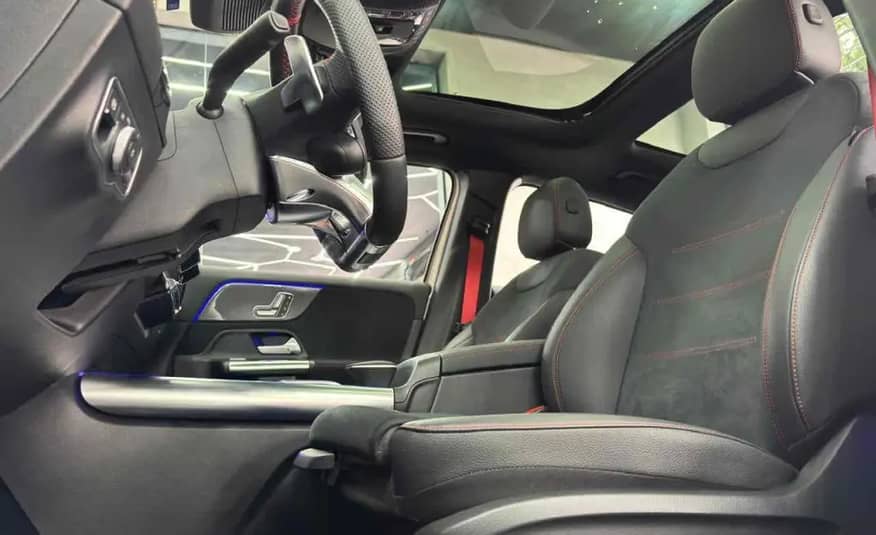 MERCEDES- BENZ GLA 35 AMG