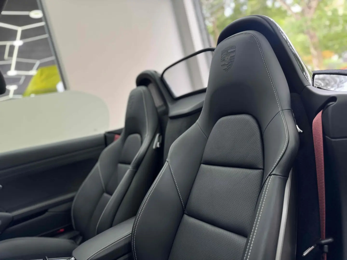 PORSCHE 718