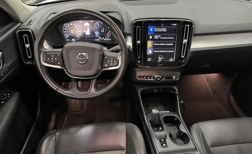 VOLVO XC 40
