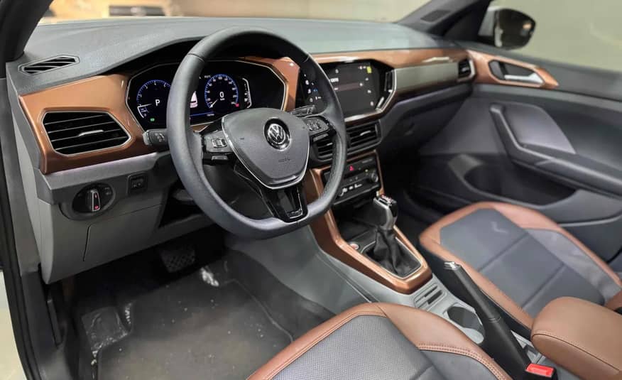 VOLKKWAGEN T-CROSS