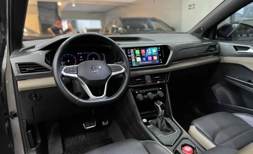 VOLSKWAGEN TAOS