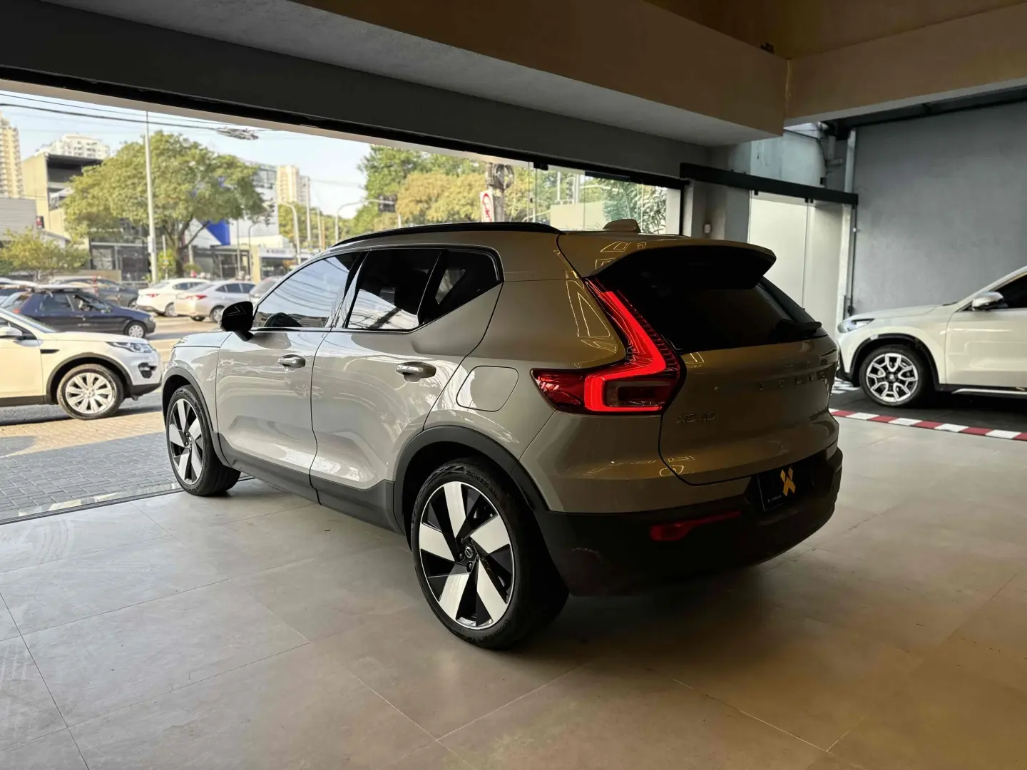 VOLVO XC40