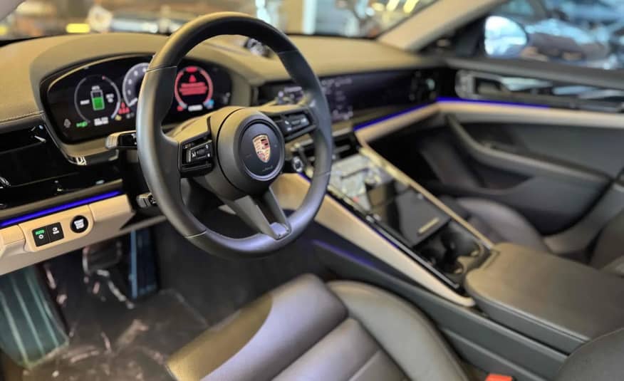 PORSCHE PANAMERA