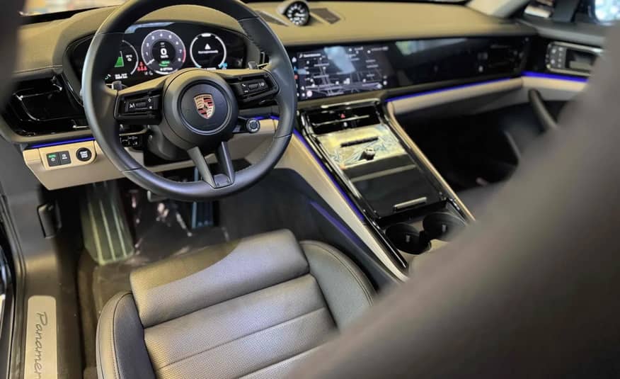 PORSCHE PANAMERA
