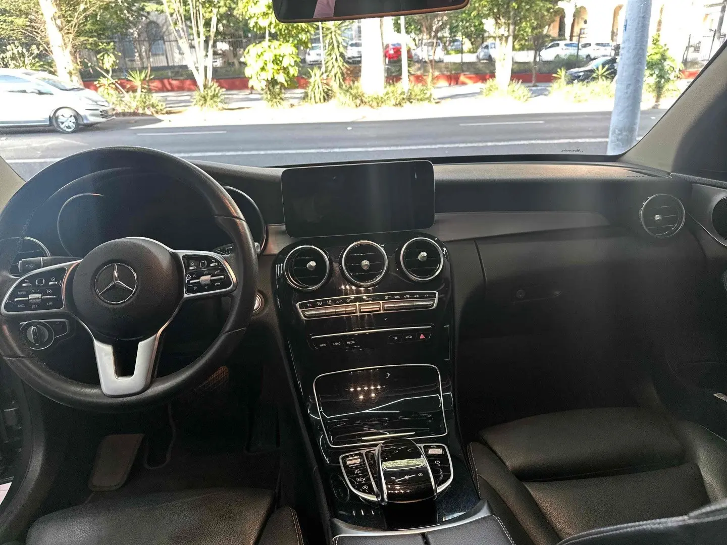 MERCEDES BENZ C200