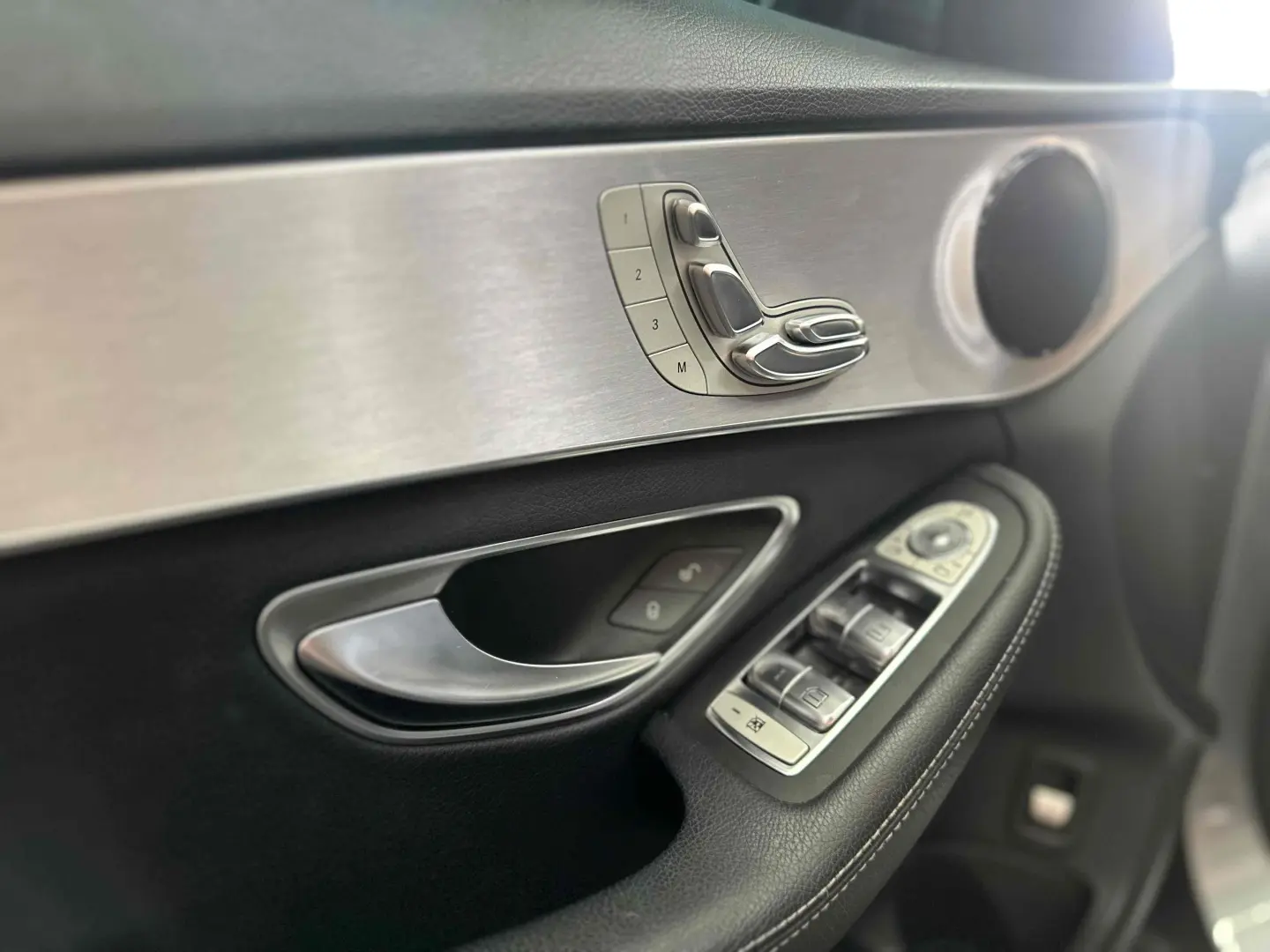 MERCEDES BENZ C200