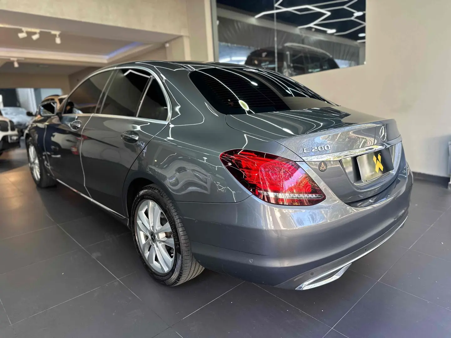 MERCEDES BENZ C200