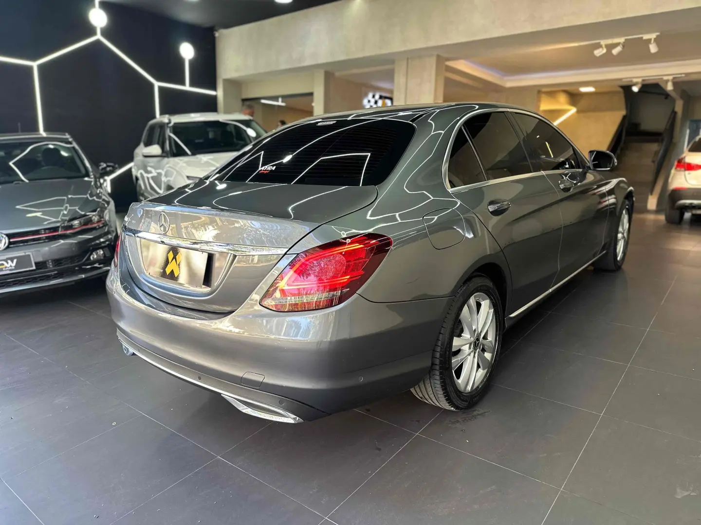 MERCEDES BENZ C200