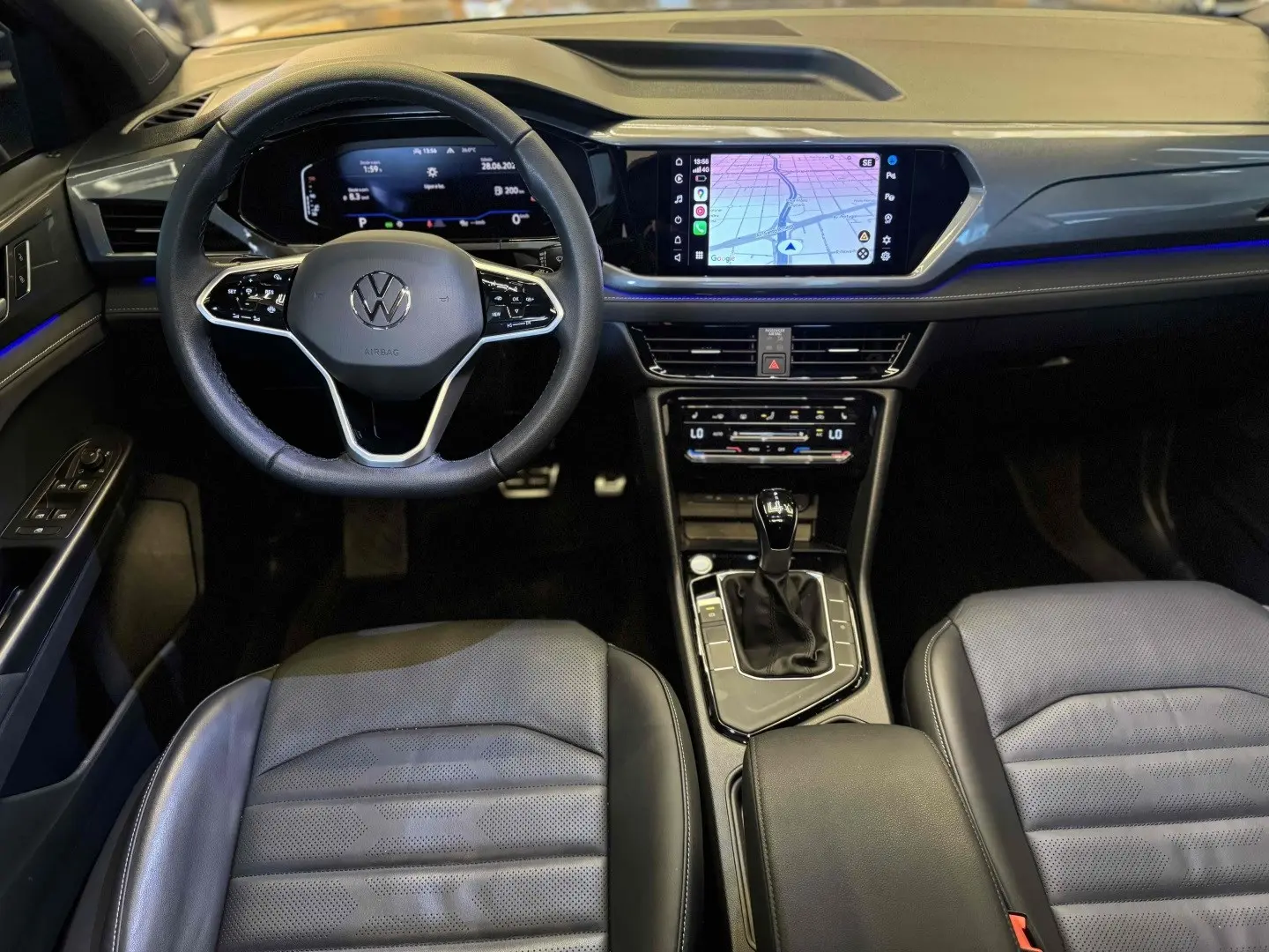 VOLKSWAGEN TAOS