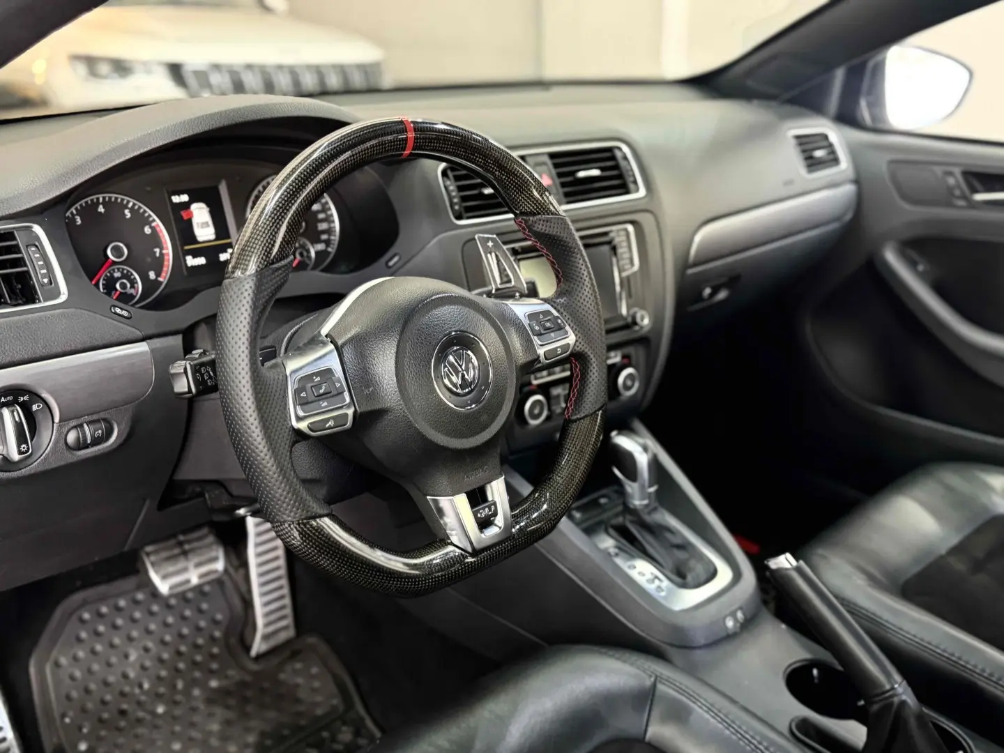 VOLKSWAGEM JETTA