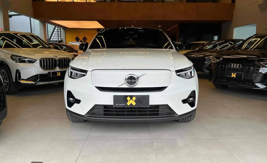 VOLVO C40
