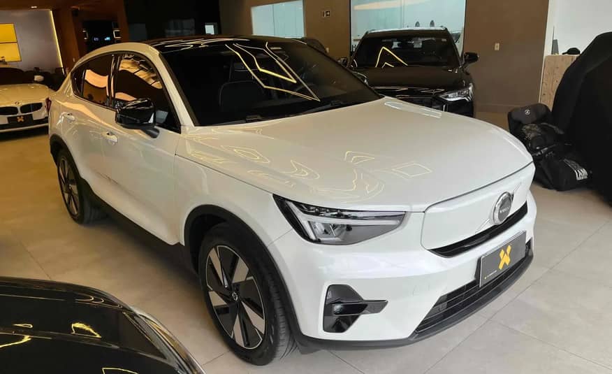 VOLVO C40