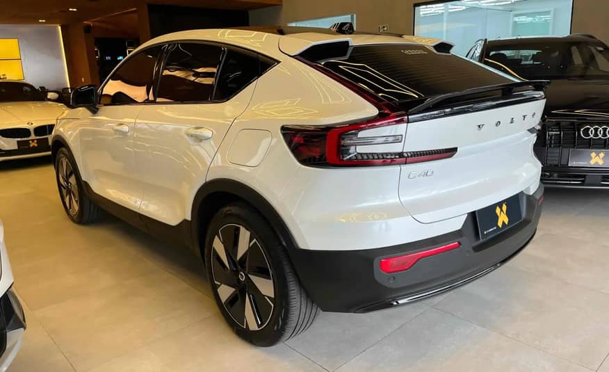 VOLVO C40