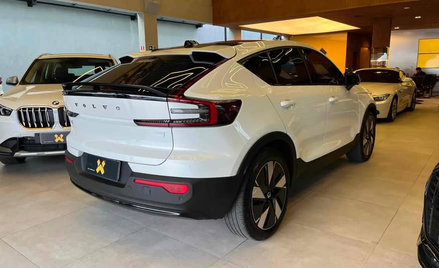 VOLVO C40