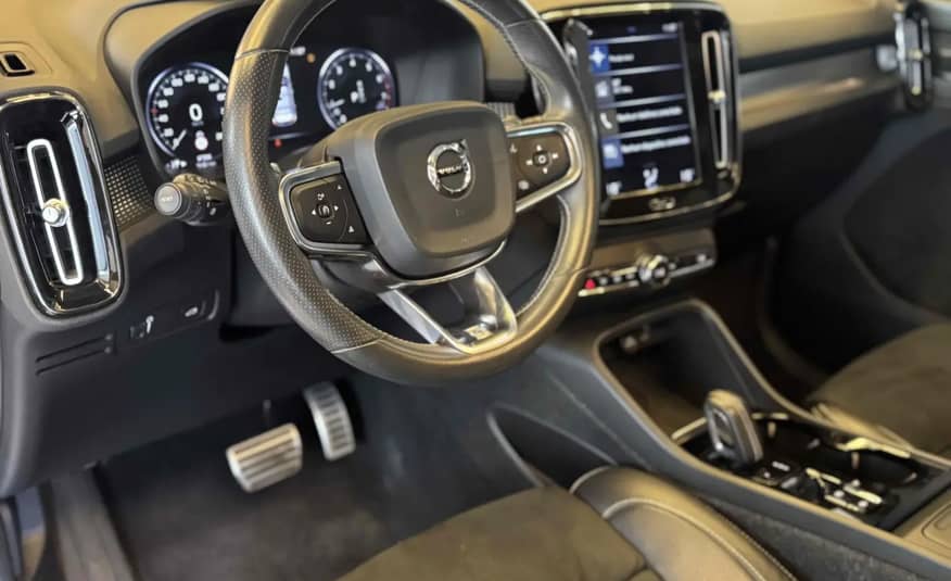 VOLVO XC40